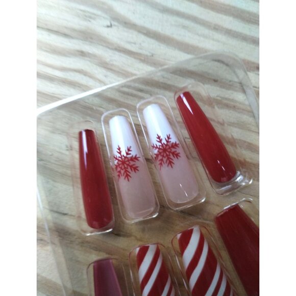 Press On Nails Full Coffin Long Red White Peppermint Striped Snowflake 24 - Picture 6 of 7